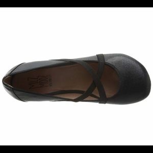 Miz Mooz Deb Ballet Flat size 9